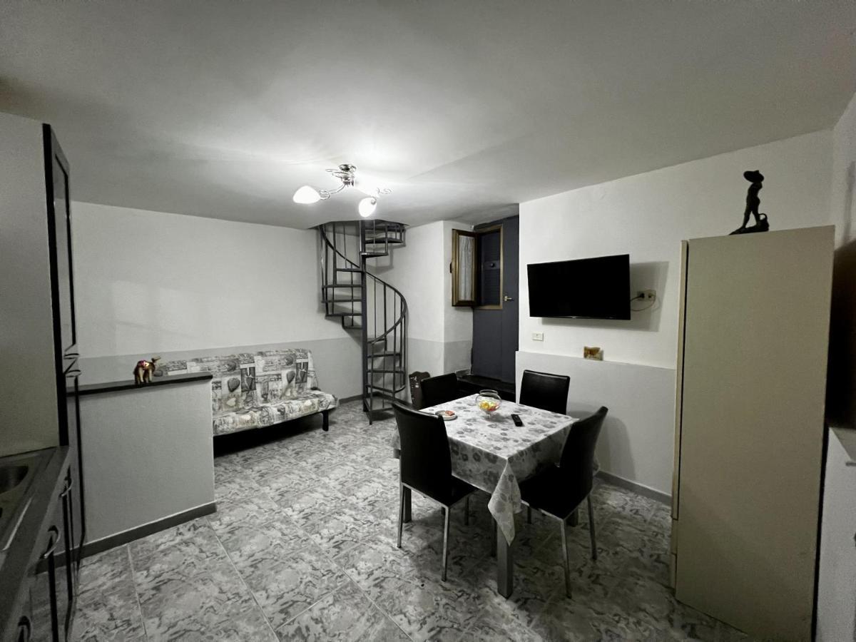הוילה נאפולי Centro Storico Family Flat מראה חיצוני תמונה